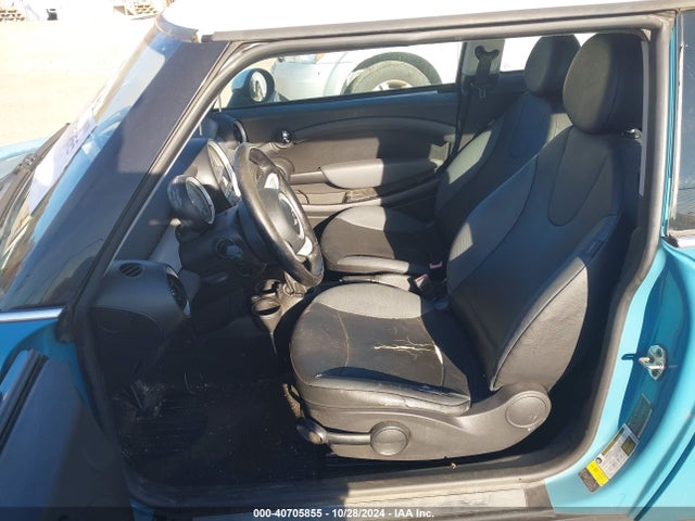 2009 MINI COOPER WMWMF33529TW78511 Photo 4
