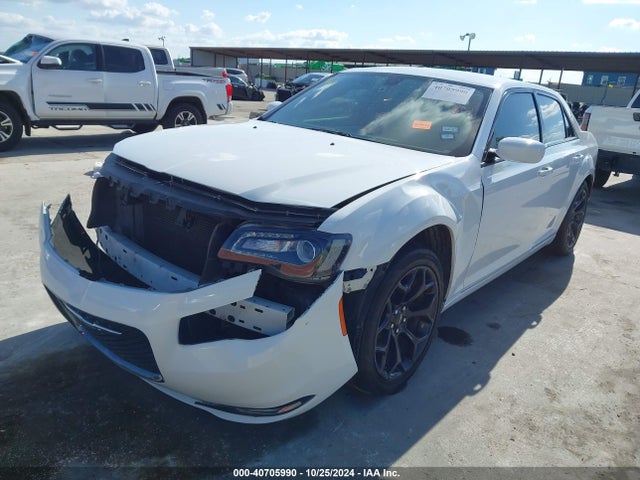 Chrysler 300 2019 2C3CCABG0KH601223 Image 2