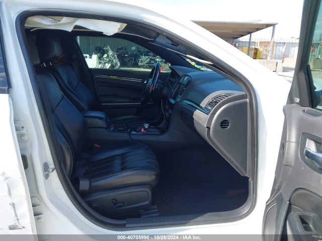 Chrysler 300 2019 2C3CCABG0KH601223 Image 5