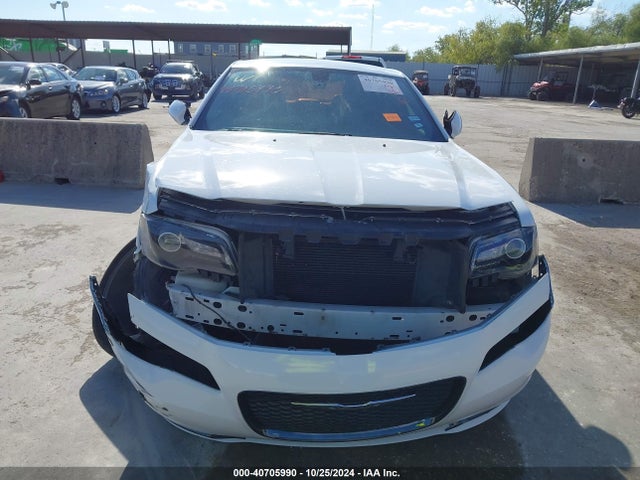 Chrysler 300 2019 2C3CCABG0KH601223 Image 6
