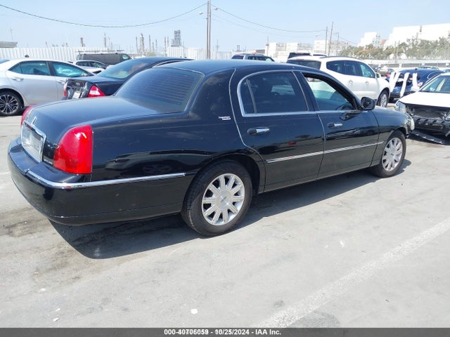 Aukcja sprzedaży 2011 Lincoln Town Car Signature Limited, vin: 2LNBL8CV9BX750969, numer aukcji: 40706059