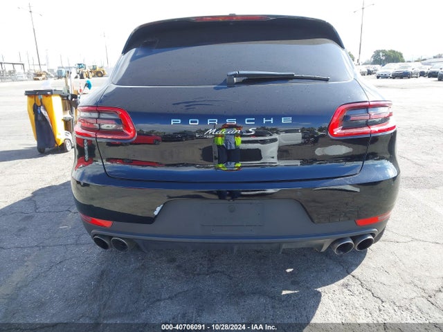 2017 PORSCHE MACAN WP1AB2A59HLB14608 Photo 5