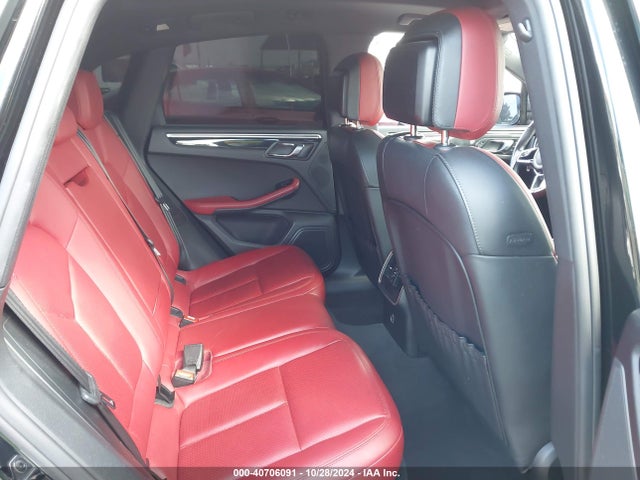 2017 PORSCHE MACAN WP1AB2A59HLB14608 Photo 7