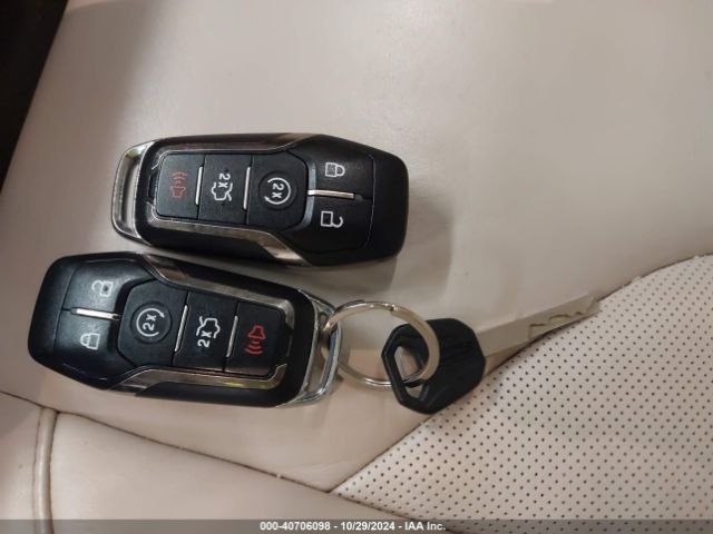 5LMCJ1A9XFUJ32366 Lincoln MKC