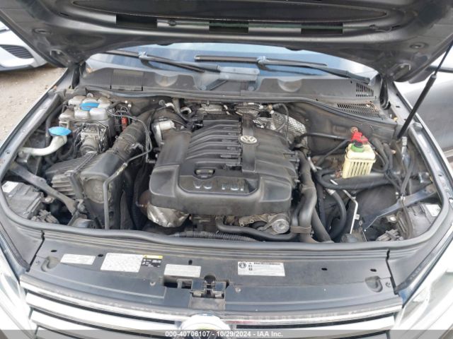 2017 VOLKSWAGEN TOUAREG WVGRF7BP1HD000775 Photo 9