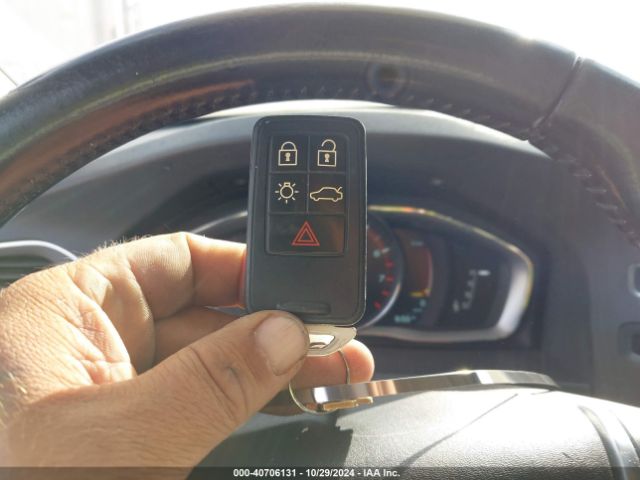 YV140MEK7G1289833 Volvo V60 T5 Drive-e Premier