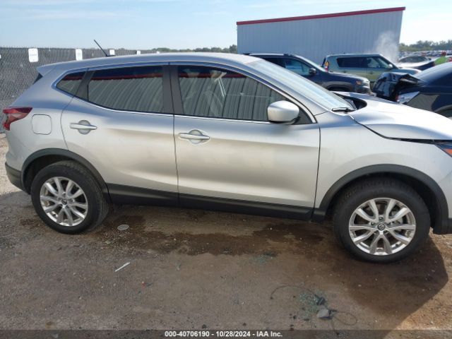 JN1BJ1AV1NW583210 Nissan Rogue Sport S Fwd Xtronic Cvt