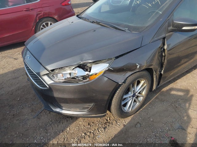 Ford FOCUS SE 2015 1FADP3K21FL293322 Image 2