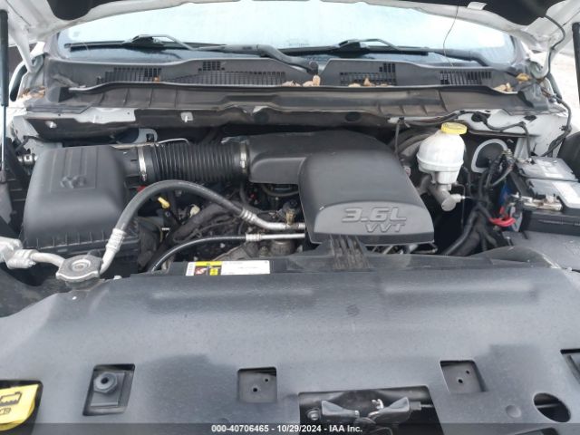 1C6RR6KG6JS336758 RAM 1500 Express  4x2 5'7 Box