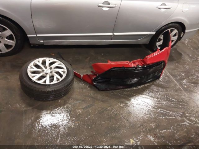 2T1BURHE4KC182313 Toyota COROLLA LE