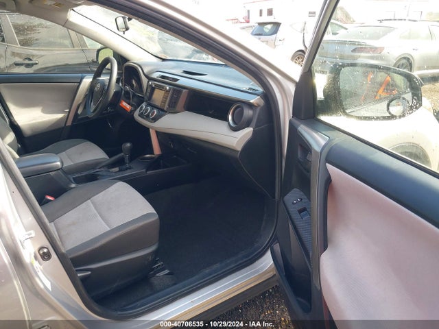 Toyota RAV4 LE 2015 JTMBFREV1FJ019787 Image 5