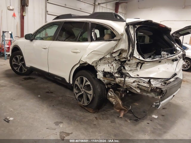 4S4BTANC3L3152829 Subaru Outback Limited