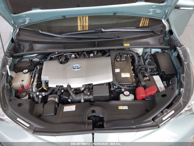 JTDKARFU6H3050013 Toyota Prius Three
