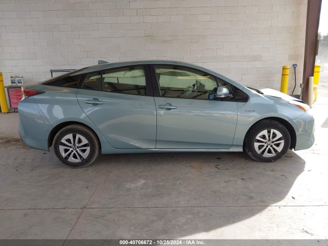 Toyota Prius Three 2017 JTDKARFU6H3050013 Image 13