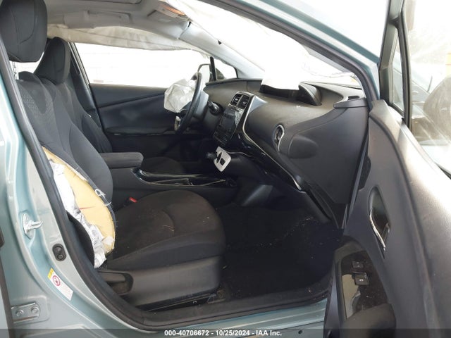 JTDKARFU6H3050013 Toyota Prius Three