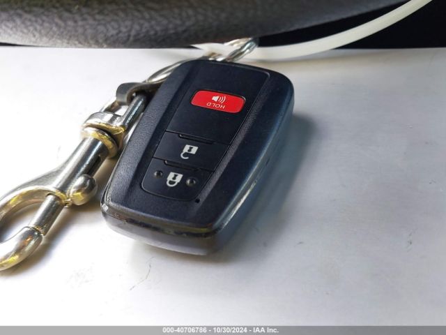 JTDKARFU0K3077134 Toyota Prius Le