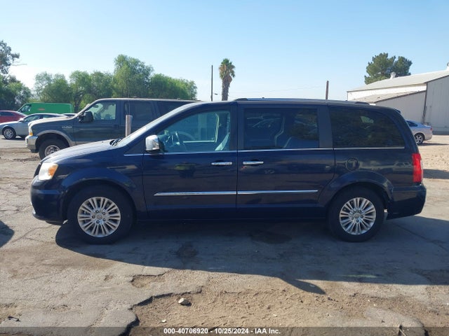 2C4RC1GG3ER372467 Chrysler Town & Country Limited