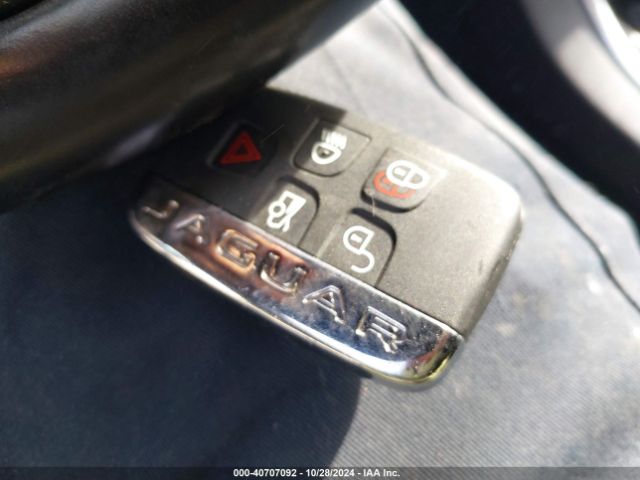 SAJAK4BV9HA960892 Jaguar Xe 35t Prestige