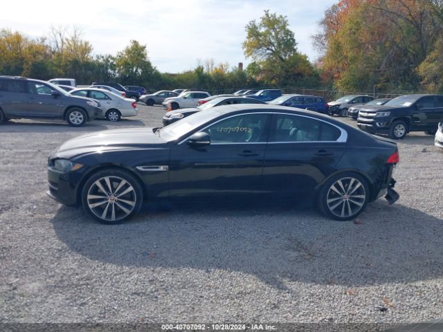 SAJAK4BV9HA960892 Jaguar Xe 35t Prestige