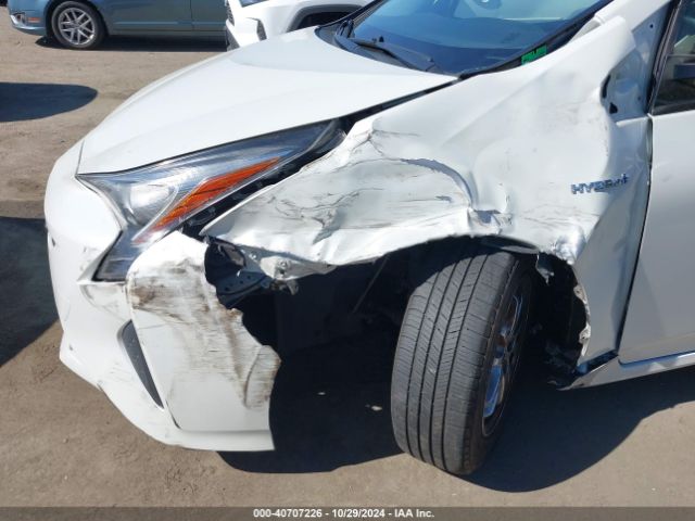 JTDKARFU0G3521071 Toyota Prius Four