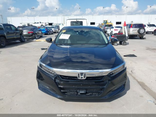 1HGCV2F90JA008855 Honda Accord Touring 2.0t