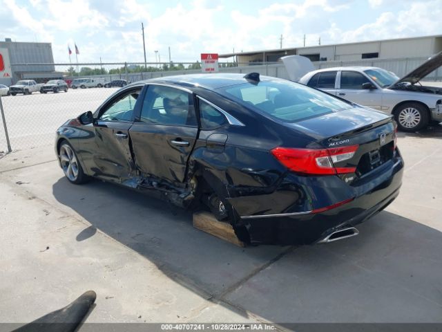 1HGCV2F90JA008855 Honda Accord Touring 2.0t