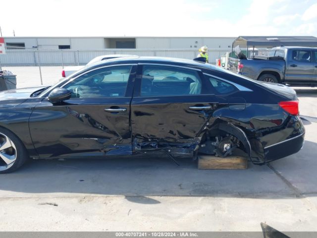 1HGCV2F90JA008855 Honda Accord Touring 2.0t