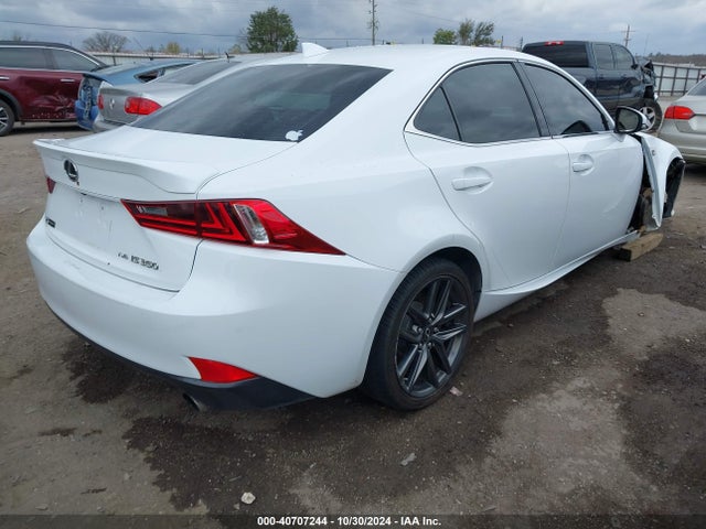 Lexus IS 350 2015 JTHCE1D26F5009196 Image 4