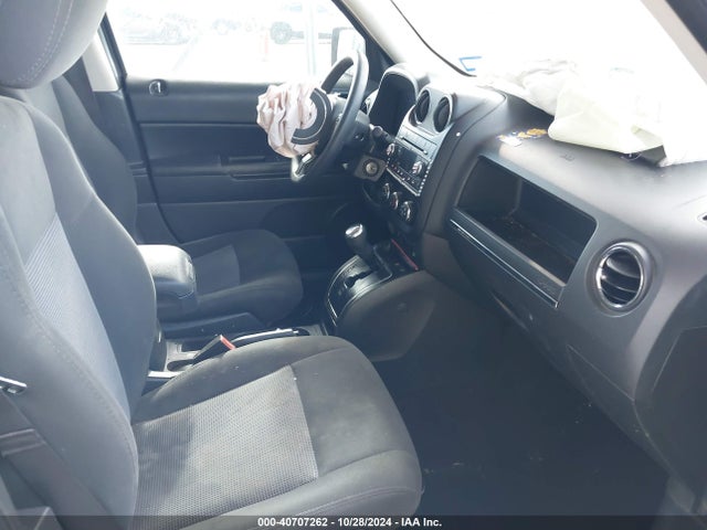 1C4NJPBA1GD575583 Jeep Patriot Sport