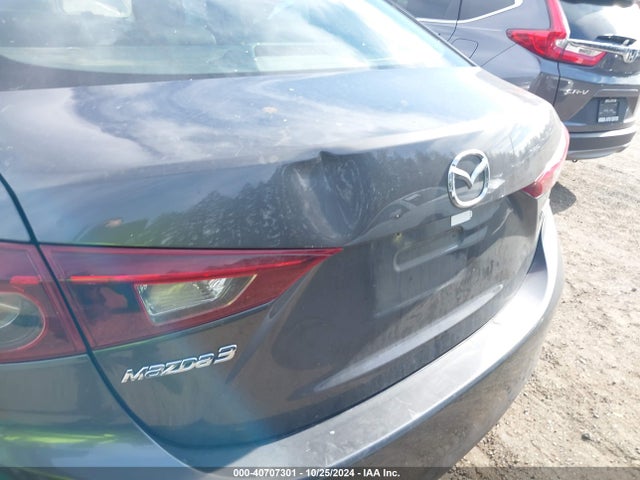 3MZBN1U70JM170961 Mazda Mazda3 Sport