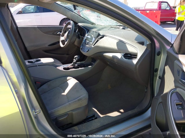 1G1ZD5ST1MF026618 Chevrolet Malibu Fwd Lt
