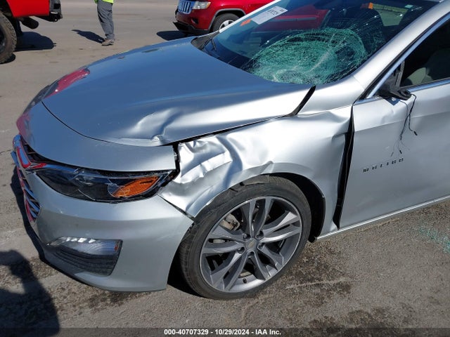 1G1ZD5ST1MF026618 Chevrolet Malibu Fwd Lt