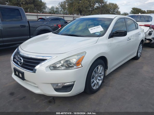 Nissan Altima 2.5 S 2015 1N4AL3AP2FN367279 Image 2
