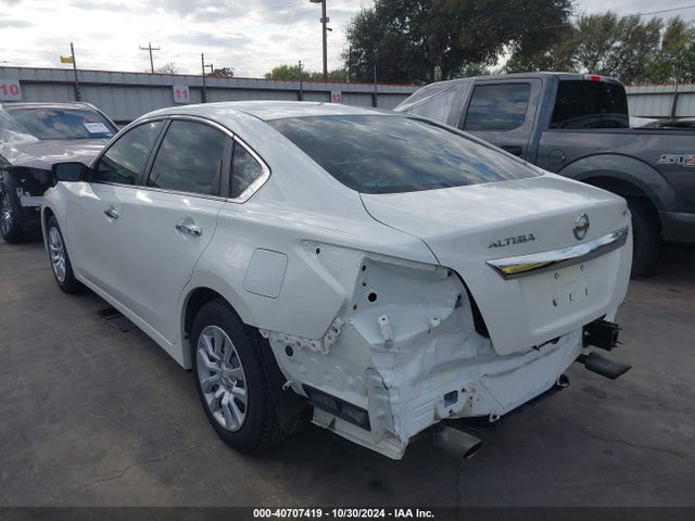 Nissan Altima 2.5 S 2015 1N4AL3AP2FN367279 Image 3
