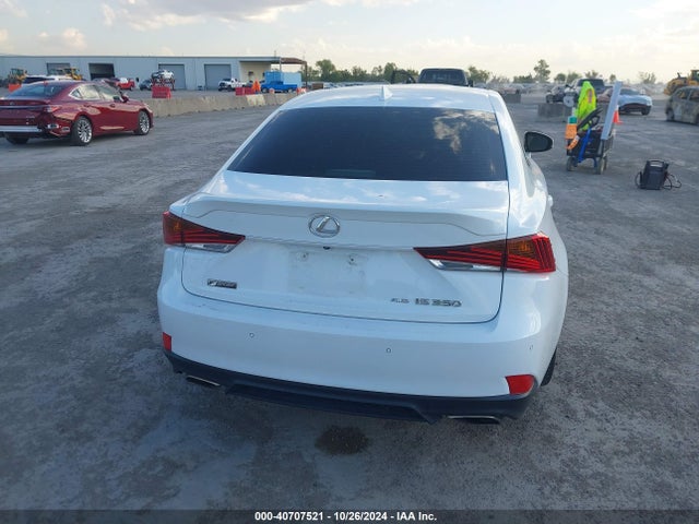 Lexus IS 350 2020 JTHGZ1E2XL5017611 Image 16