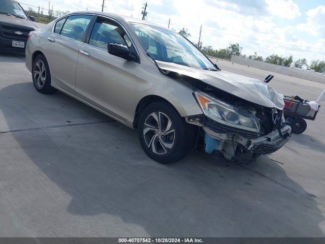 2017 1HGCR2F31HA162310 main image