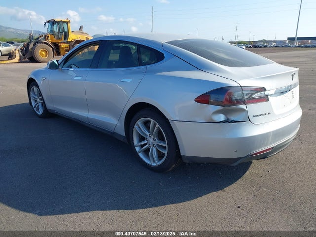 2013 TESLA MODEL S 5YJSA1AC3DFP10537 Photo 2