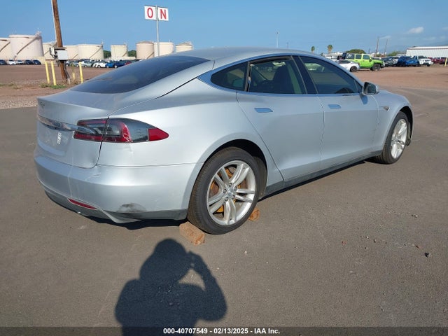 2013 TESLA MODEL S 5YJSA1AC3DFP10537 Photo 3