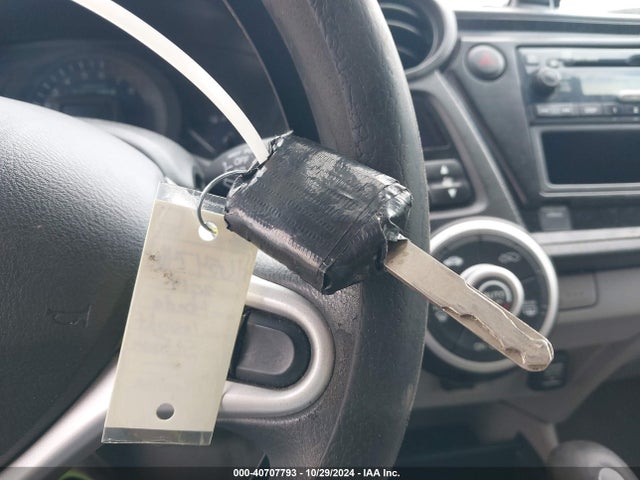 Honda Insight 2014 JHMZE2H36ES003241 Image 11