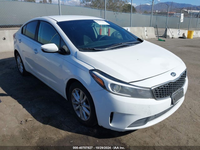 KIA FORTE LX 2017 3KPFK4A77HE156255 Image 1