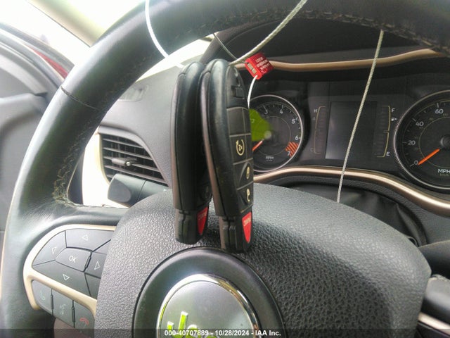 1C4PJMAB7FW570599 Jeep Cherokee Sport