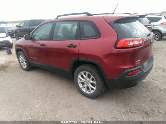 1C4PJMAB7FW570599 Jeep Cherokee Sport