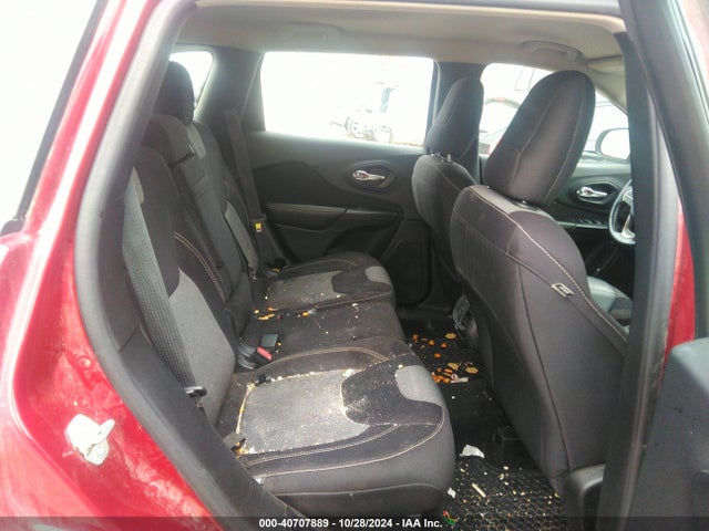 1C4PJMAB7FW570599 Jeep Cherokee Sport