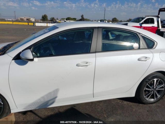 3KPF24AD0NE446726 KIA Forte Lxs