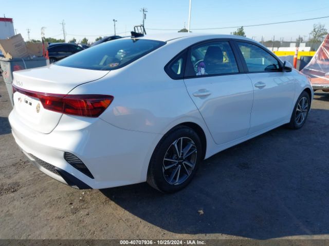 3KPF24AD0NE446726 KIA Forte Lxs