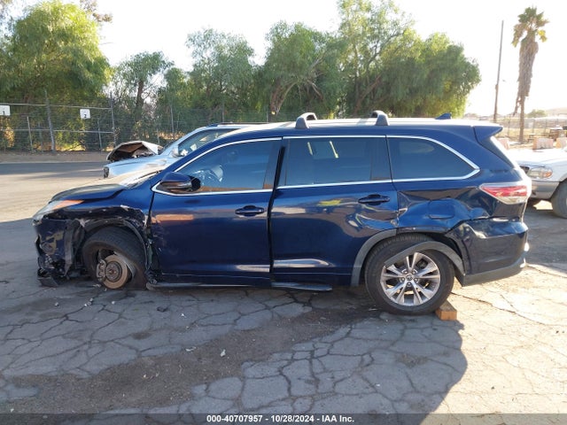 Toyota Highlander Le Plus V6 2016 5TDZKRFH2GS125771 Image 13
