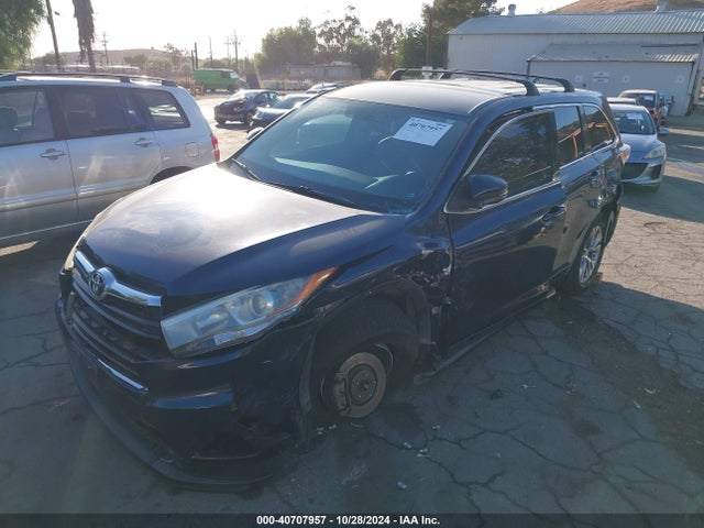 Toyota Highlander Le Plus V6 2016 5TDZKRFH2GS125771 Image 2
