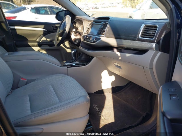 Toyota Highlander Le Plus V6 2016 5TDZKRFH2GS125771 Image 5