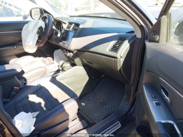 JA4AR3AW7JU017381 Mitsubishi Outlander Sport 2.4 Se