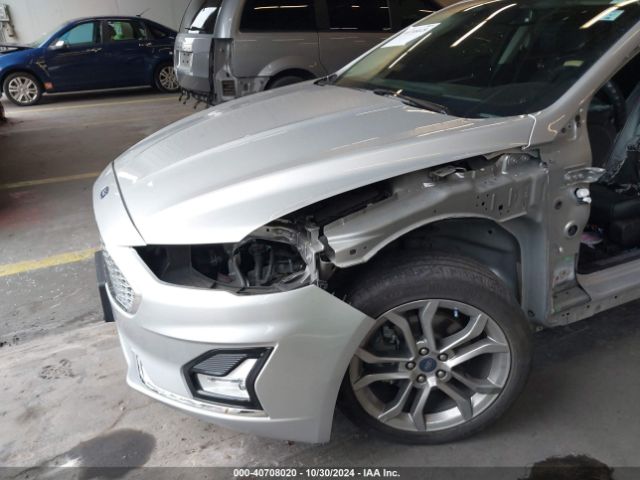 3FA6P0RU1KR206853 Ford Fusion Hybrid Titanium